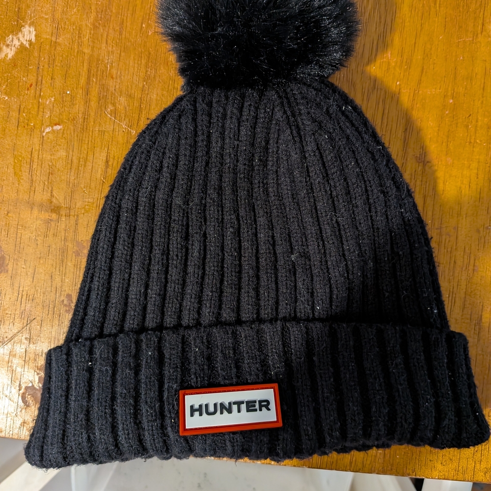 Hunter Black Ribbed Knit Beanie with Pom Pom